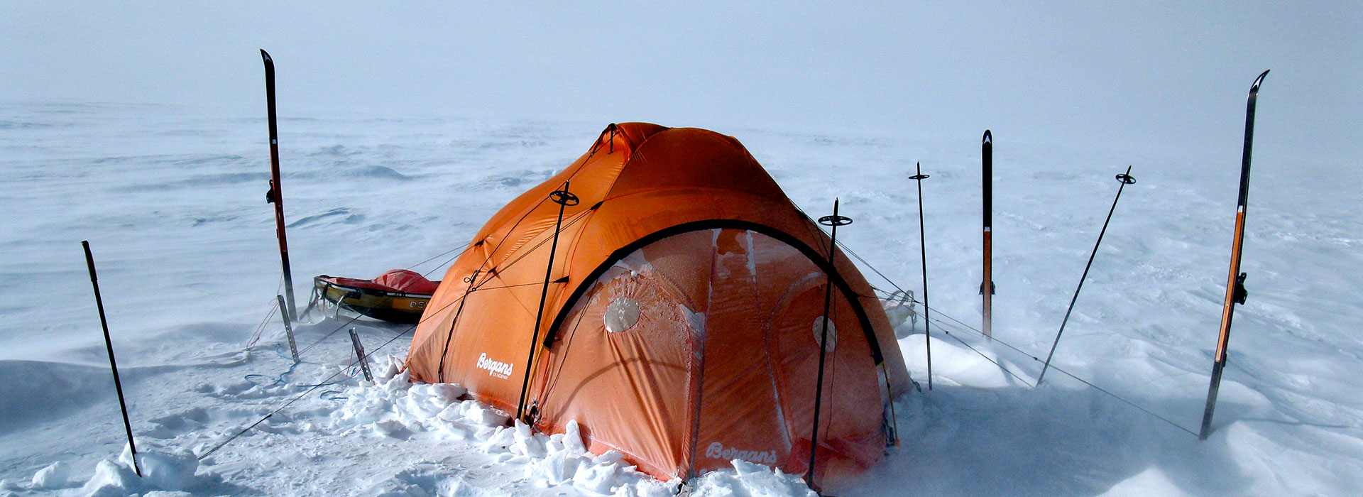 North outlet pole tent