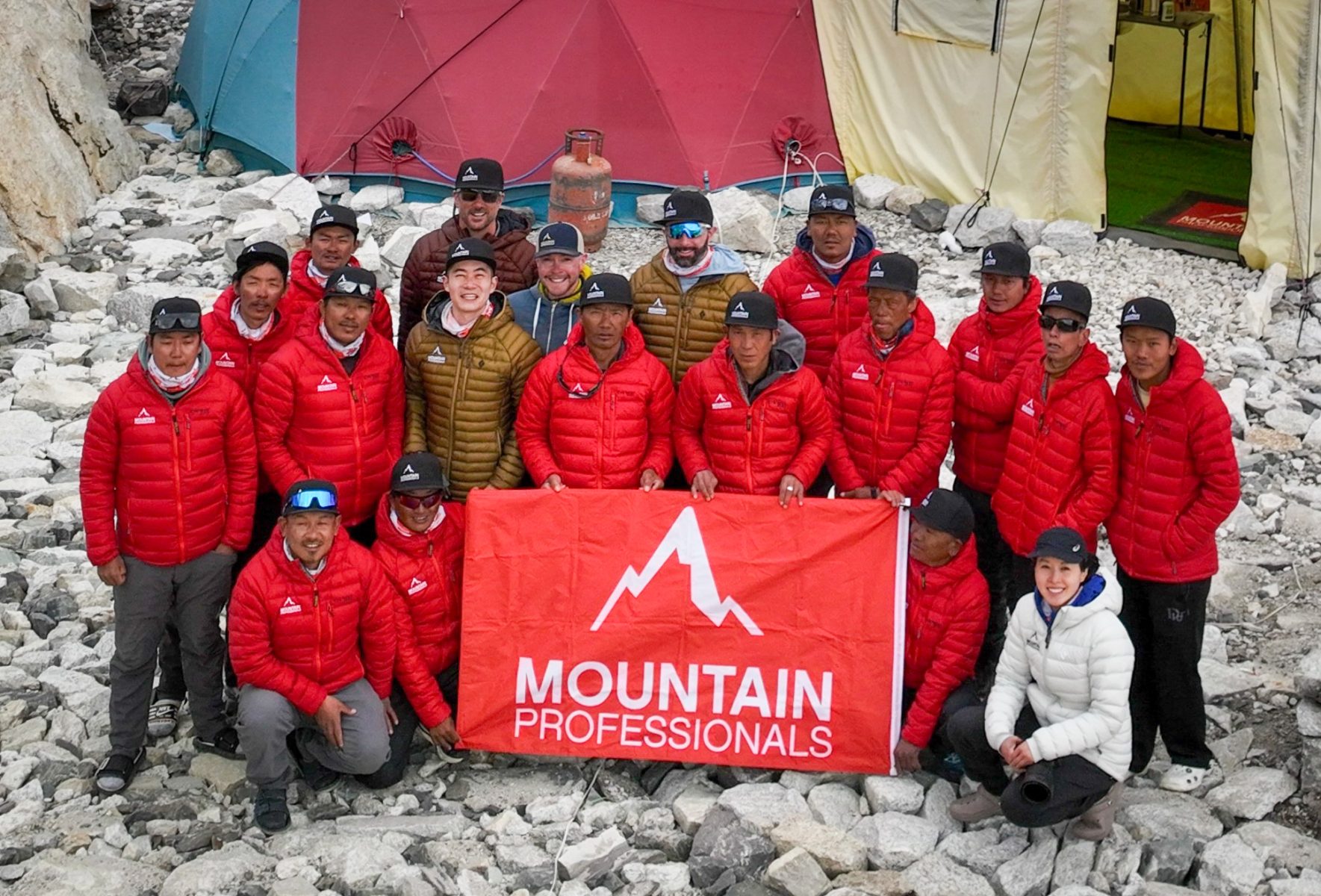 Everest 2025 Mountain Professionals